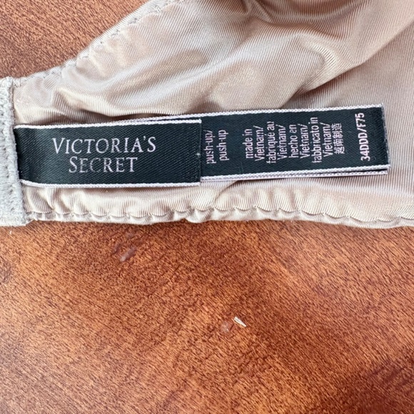 Victoria's Secret Very Sexy Push-Up Underwire Bra 34DDD Nude - Picture 6 of 9